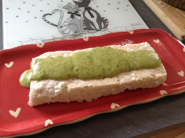 Pain de poisson au fromage blanc et à la crème aux herbes