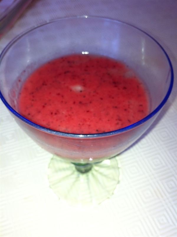 Un smoothie simple et excellent, cerise, banane, passion