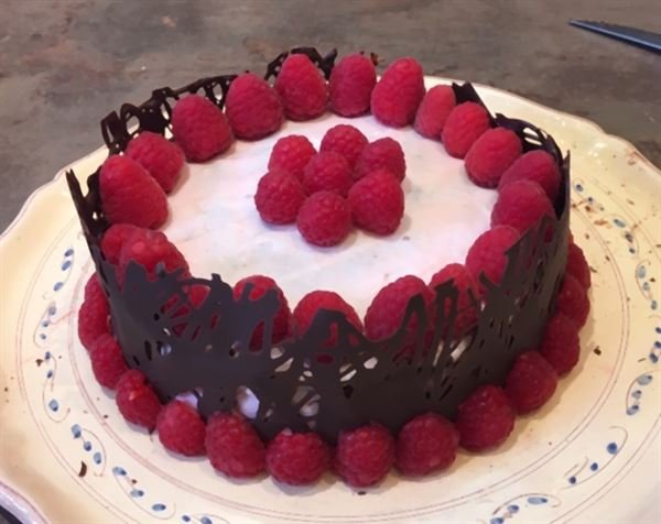 Gâteau fraîcheur aux framboises et au chocolat