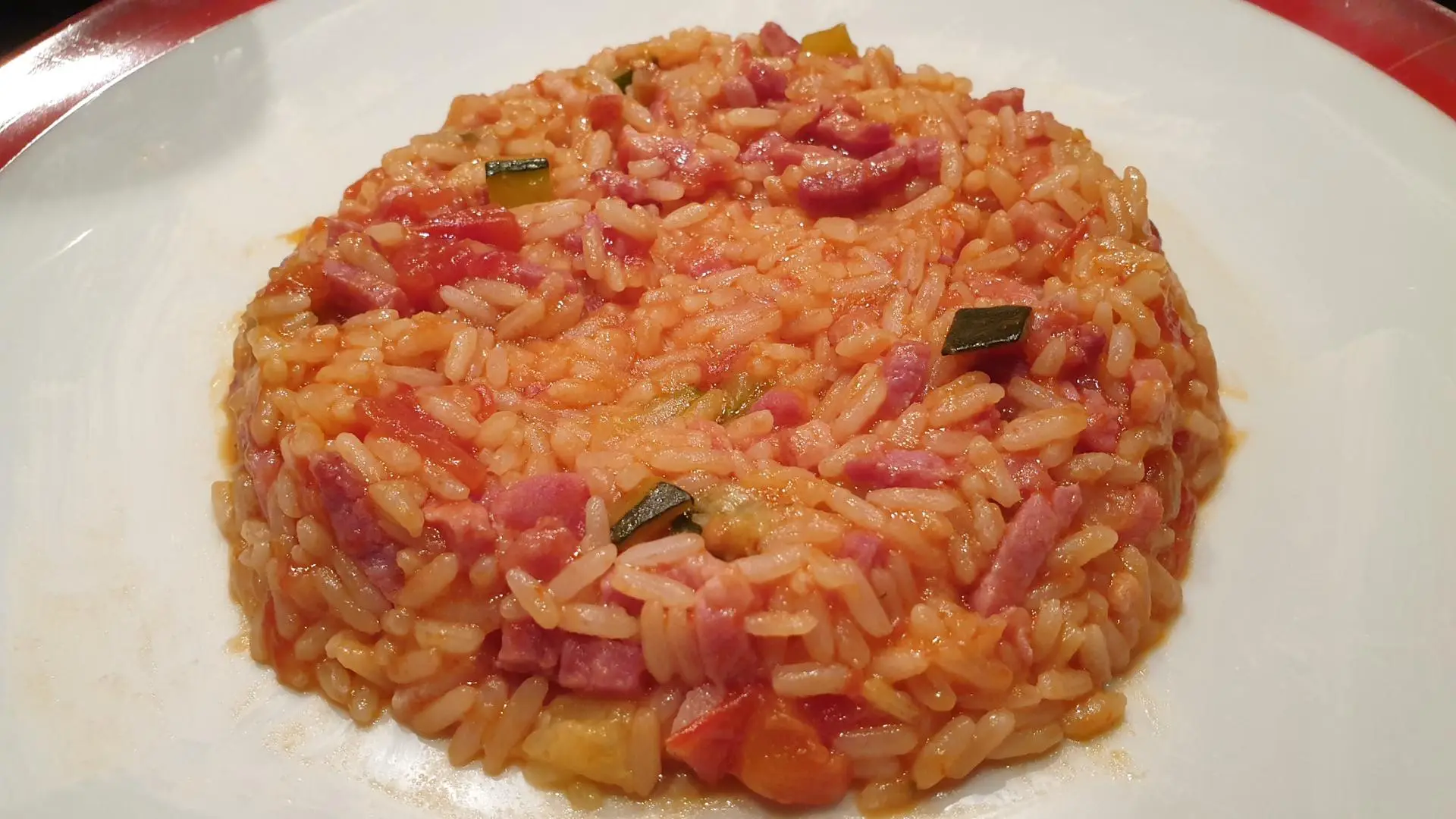 Riz, lardons et carottes cuites