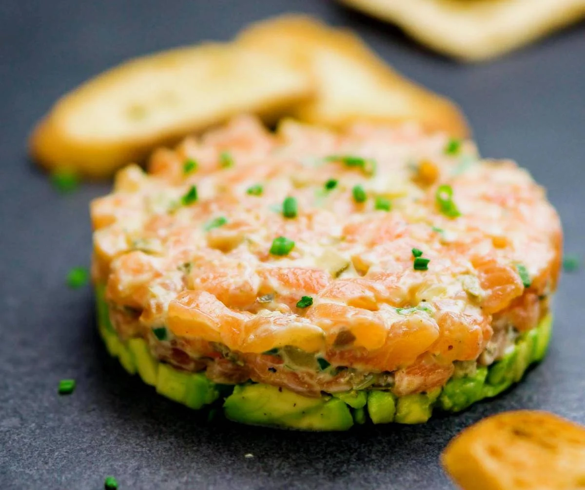 Tartare de saumon assaisonné