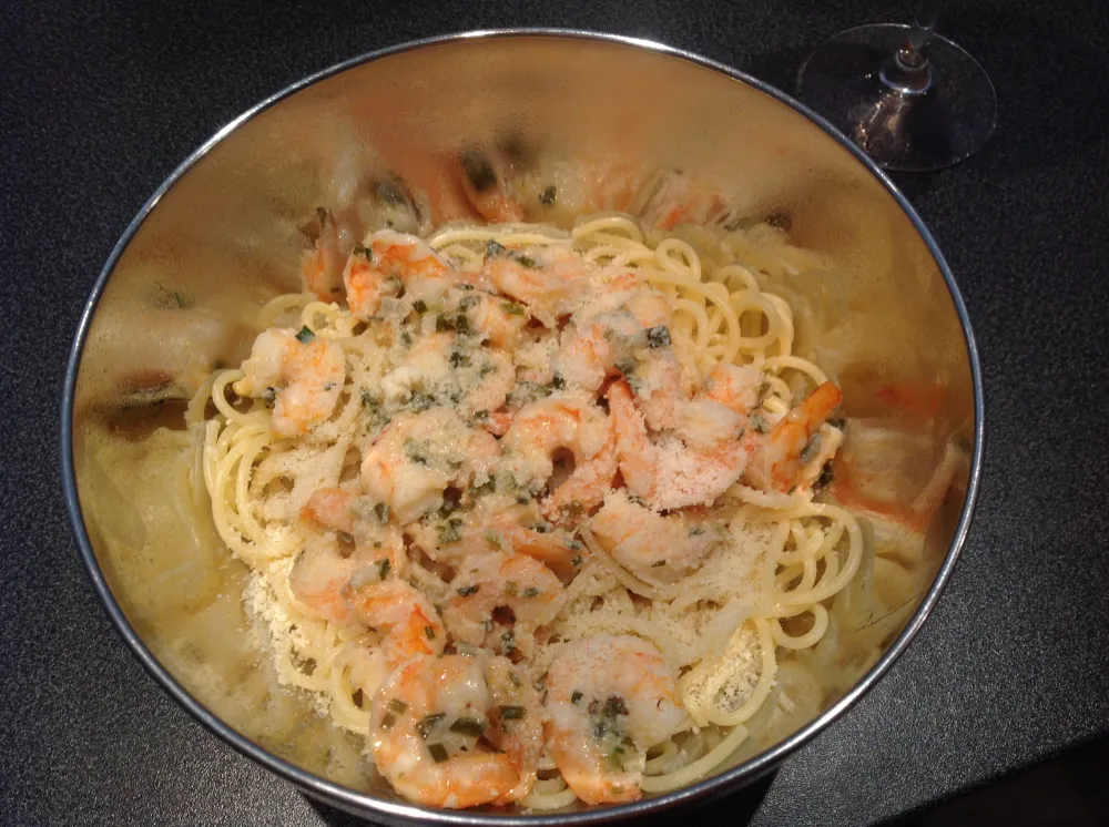 Spaghettonis aux crevettes al grana padano