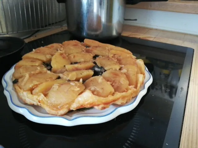 Tarte tatin au boudin antillais et aux pommes