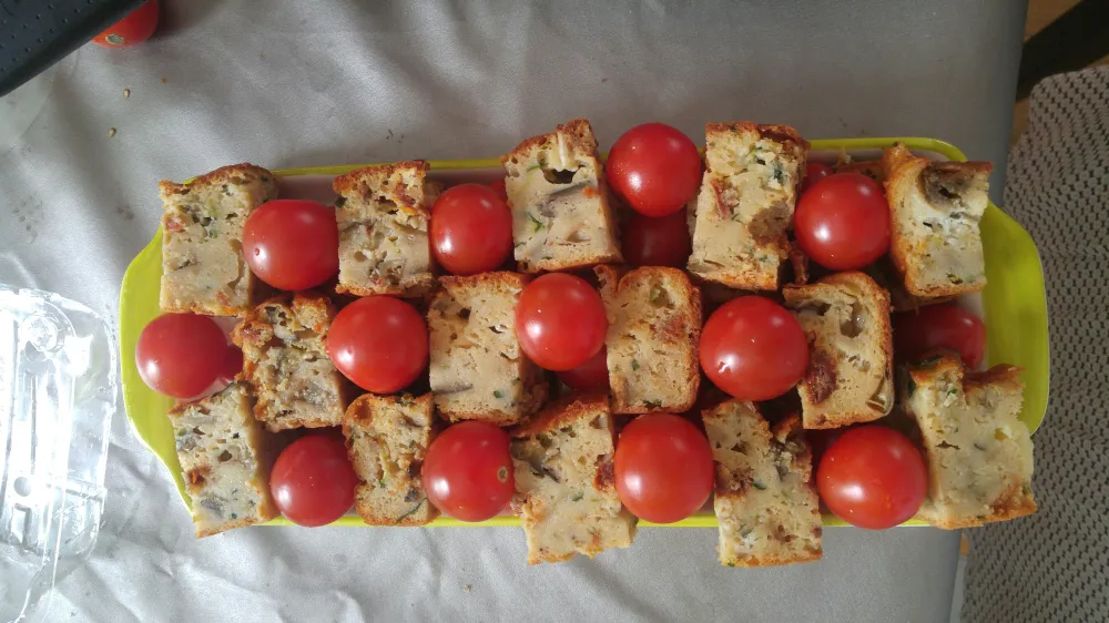 Cake aux légumes dété et fromage de chèvre