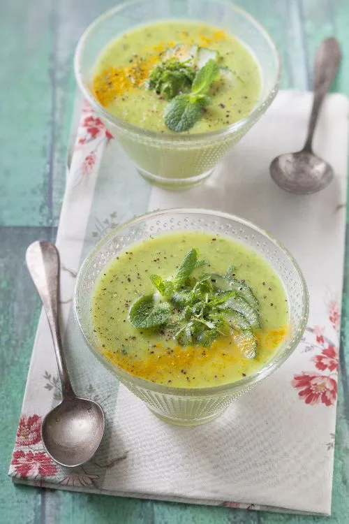 Soupe concombre curcuma menthe