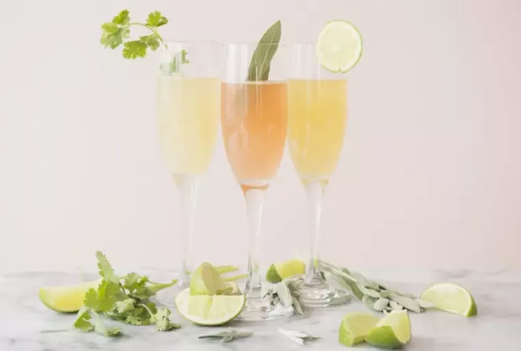 cocktail au Champagne et citron vert