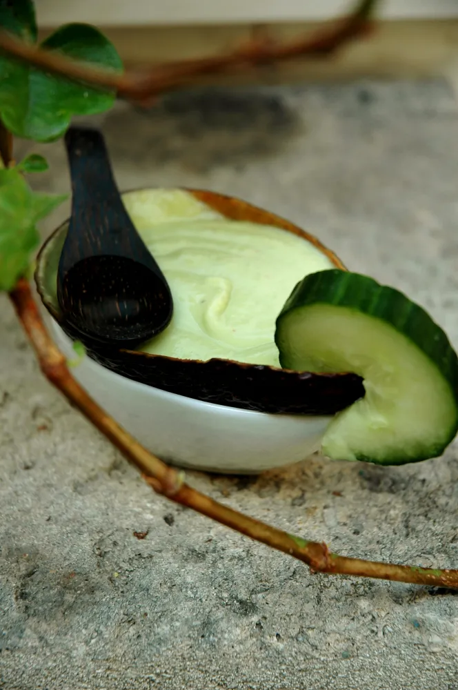 Soupe épicée au concombre et avocat