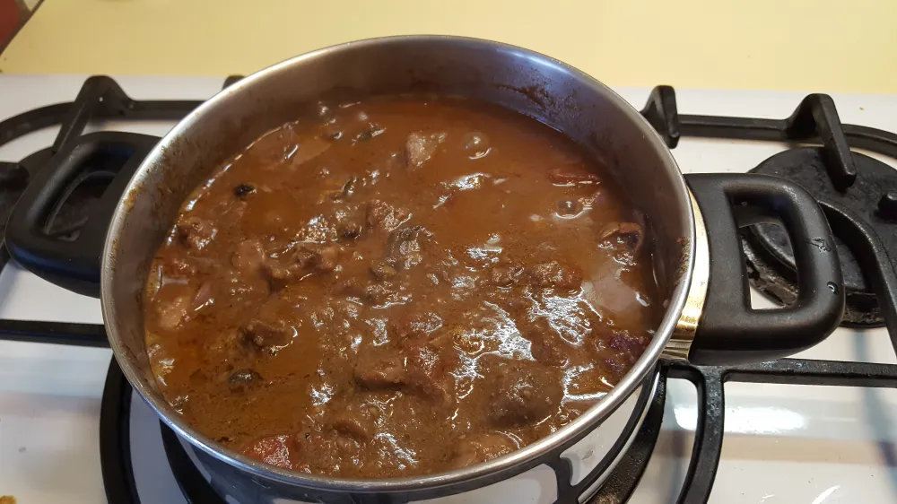 Rognons de veau au vin rouge, tomates