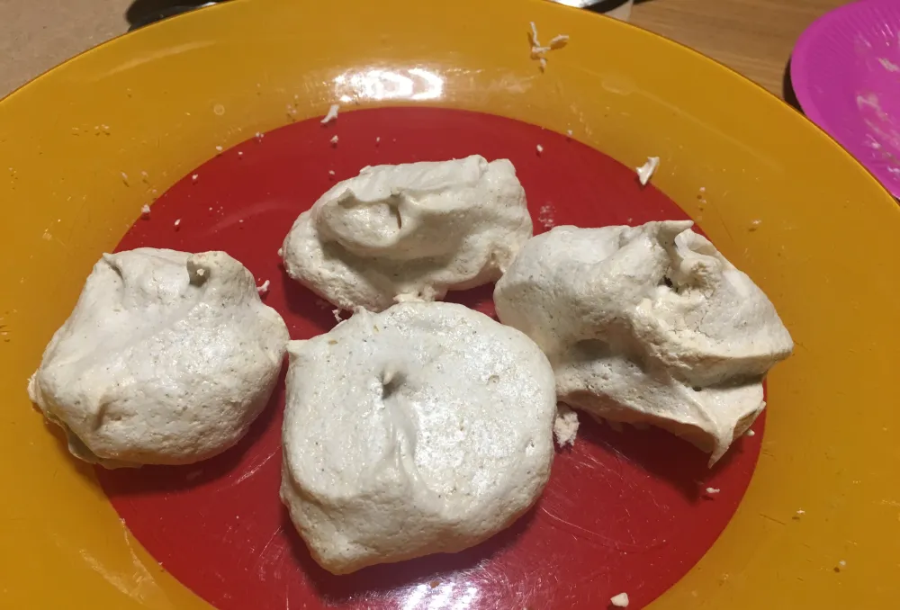 Meringues miel cannelle