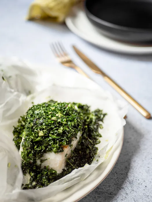 Papillote de cabillaud, pesto de chou kale