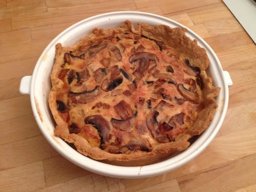 Quiche épaisse au poulet et champignons