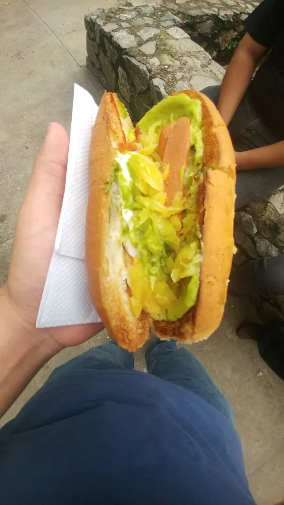 Hot dog revisité façon Guatemala (Shukos)