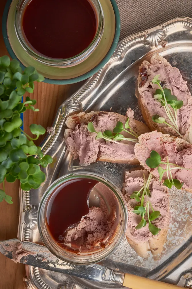 Terrine de canard en conserve