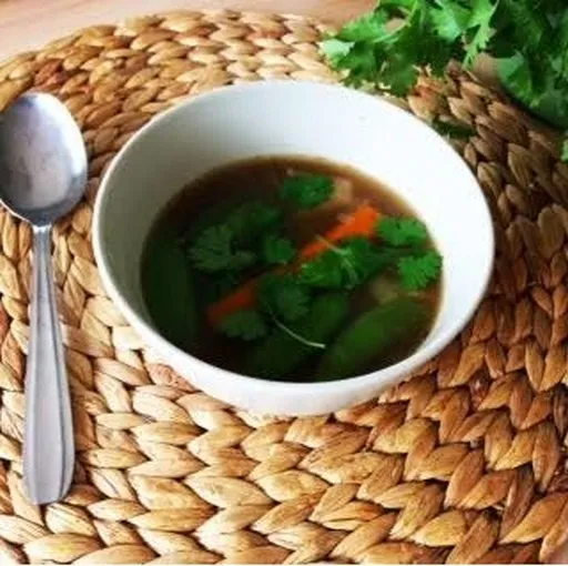 Soupe de bouillon thaï