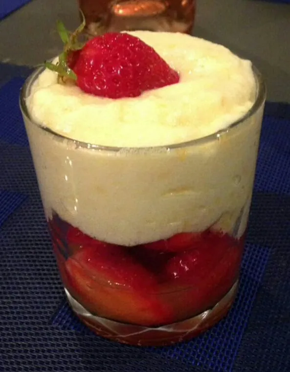 Mousse au citron et aux fraises