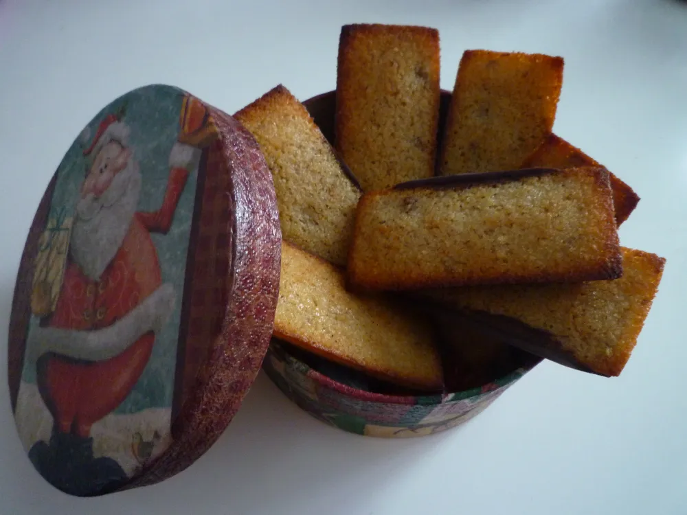 Petits financiers de Noël au chocolat et beurre demi-sel