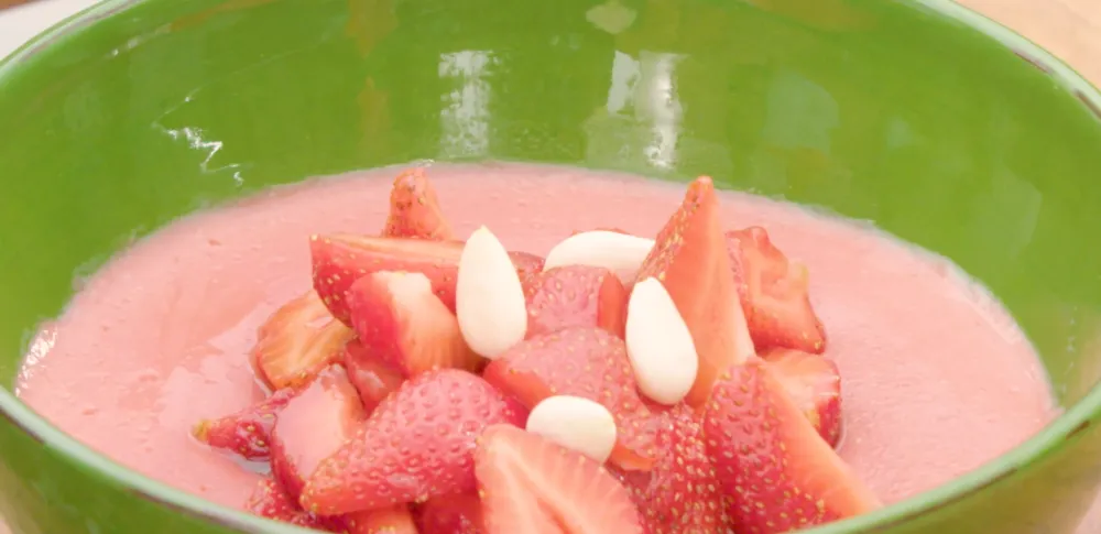 Panna Cotta de fraises-amandes par Laurent Mariotte