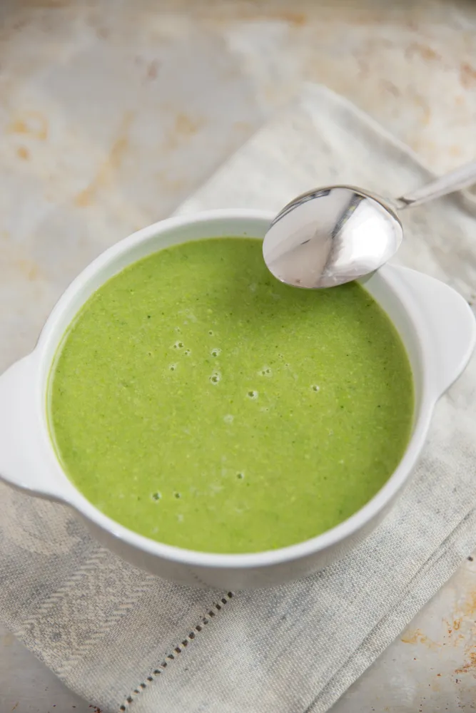 Soupe à la courgette et à la laitue