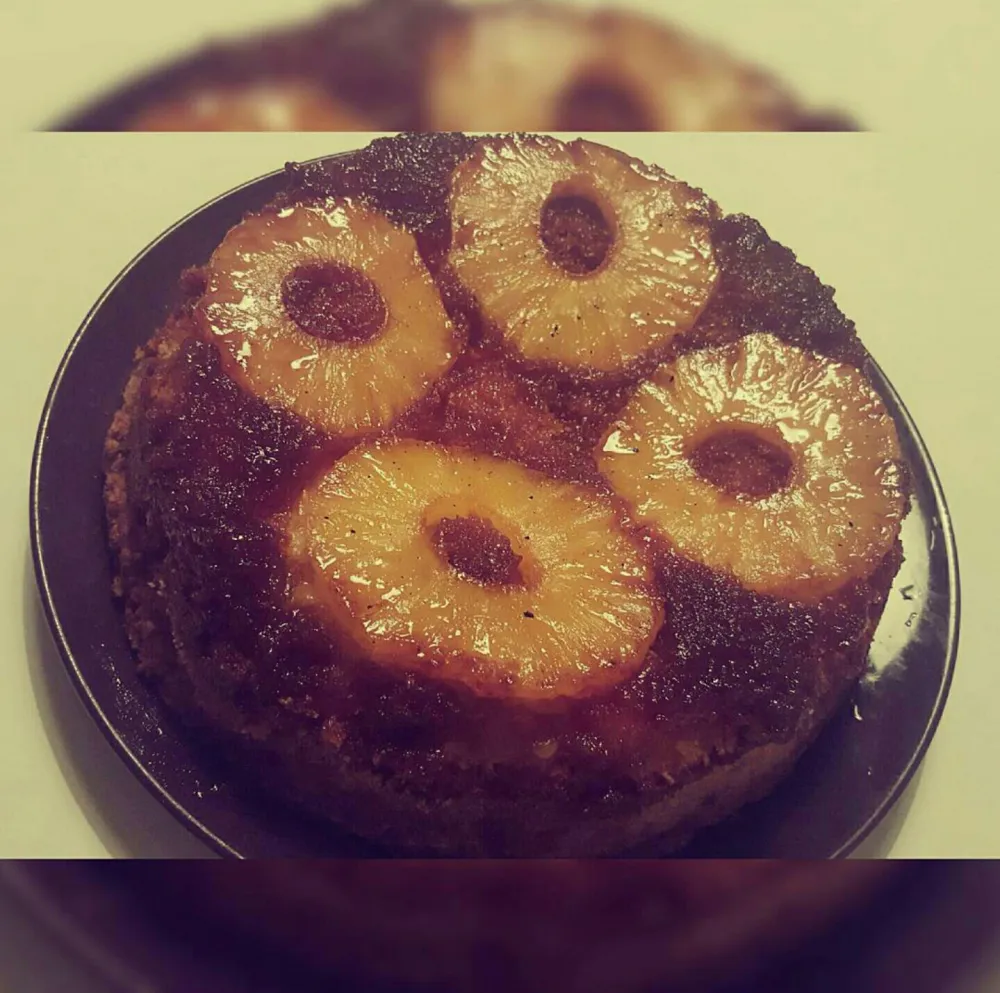 Gâteau caramélisé à lananas frais