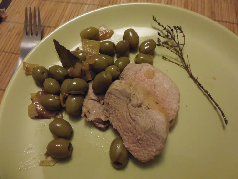 Rôti de porc aux olives