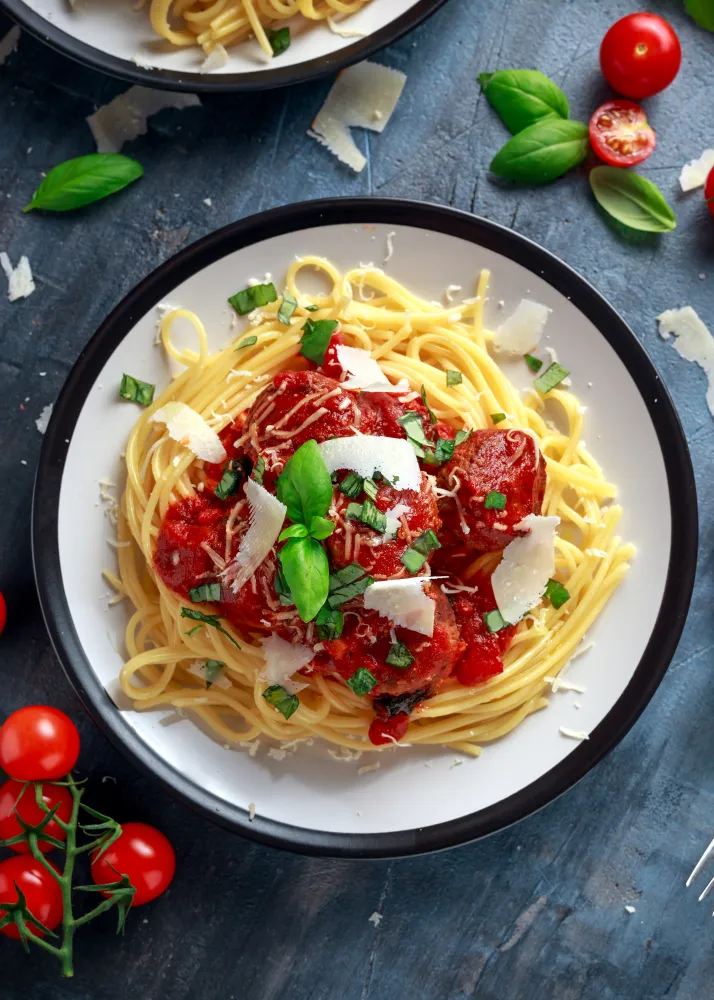 Spaghetti à lail et à la tomate
