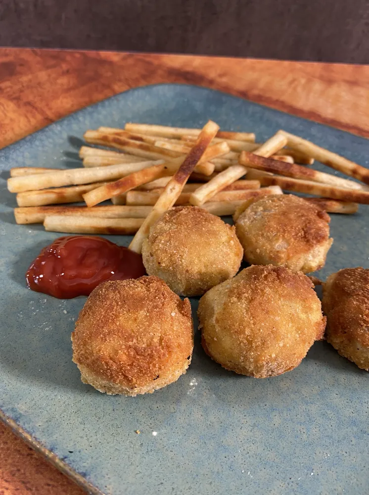 Nuggets antigaspi (avec restes de poulet rôti et de pain)