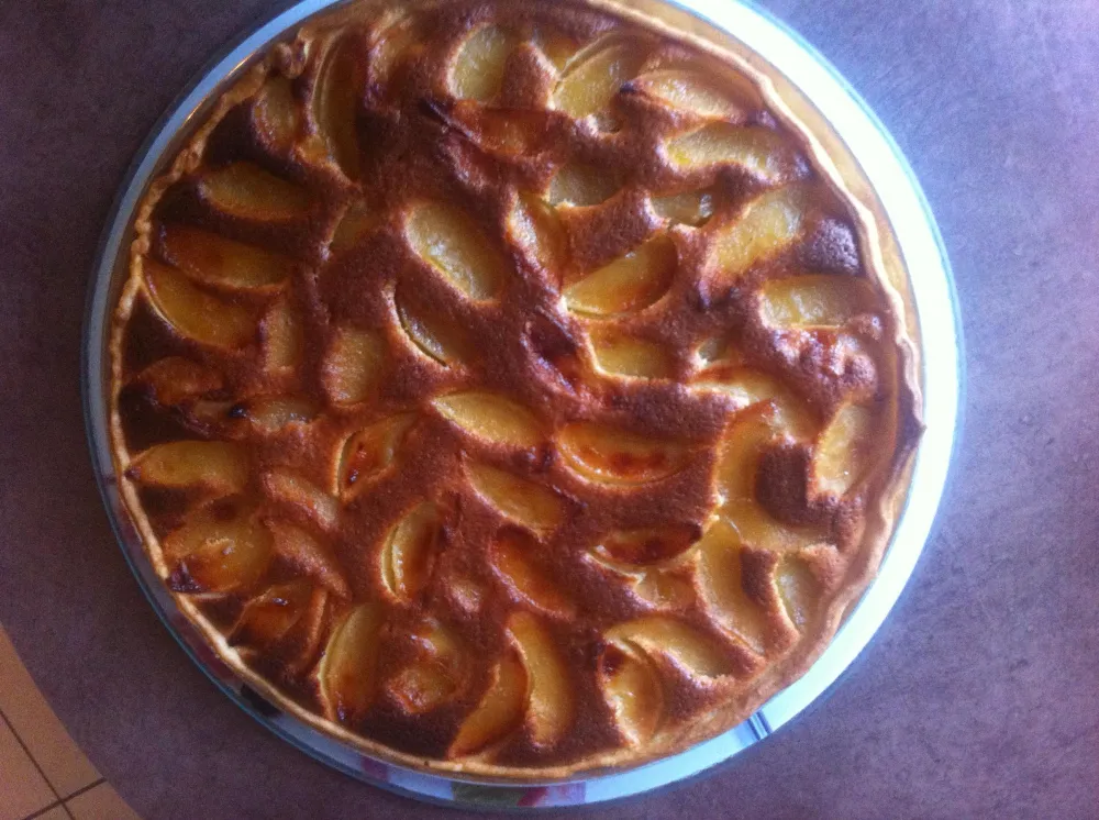 Tarte feuilletée aux pommes et frangipane