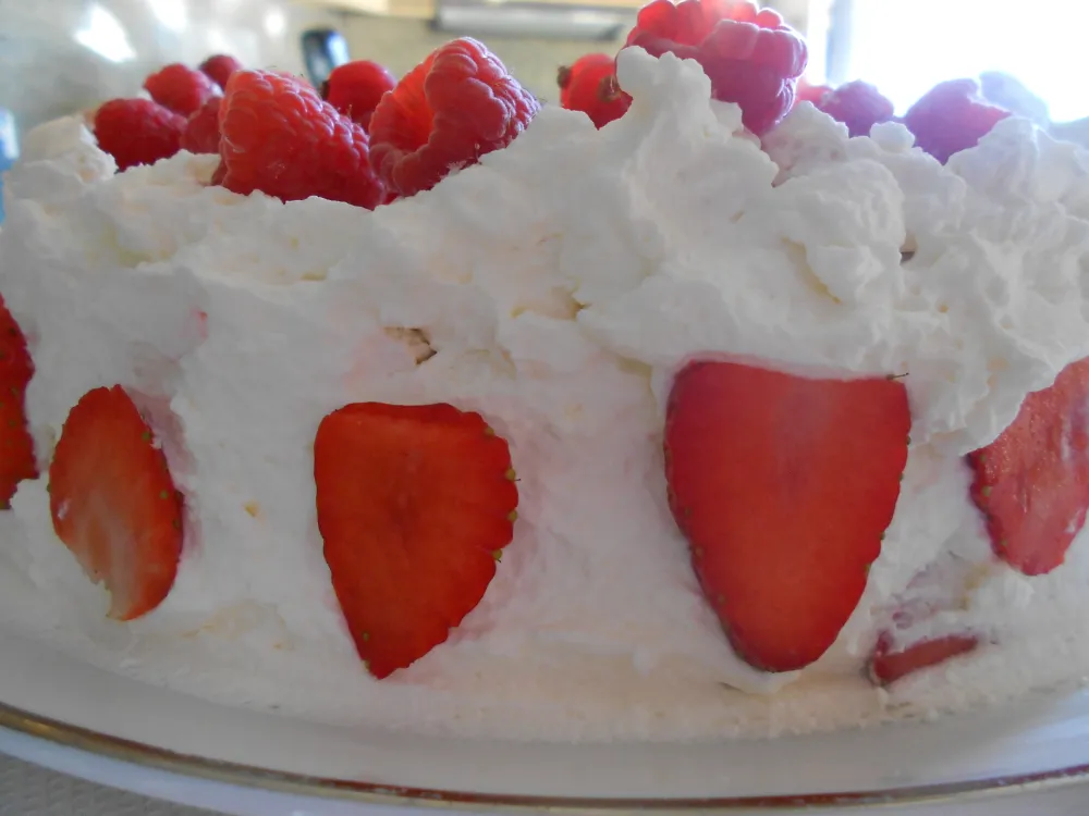 Biscuit meringué aux fraises