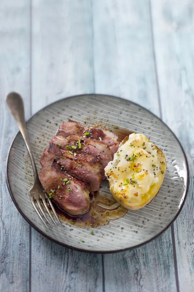 Magret de canard et pommes de terre au chèvre