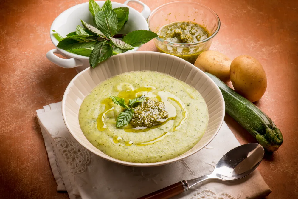 Velouté express de courgettes au pesto