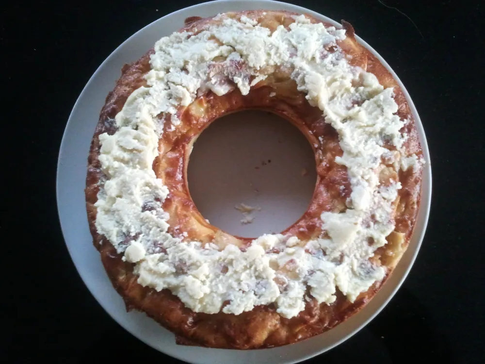 Gâteau au yaourt, pommes et chocolat blanc