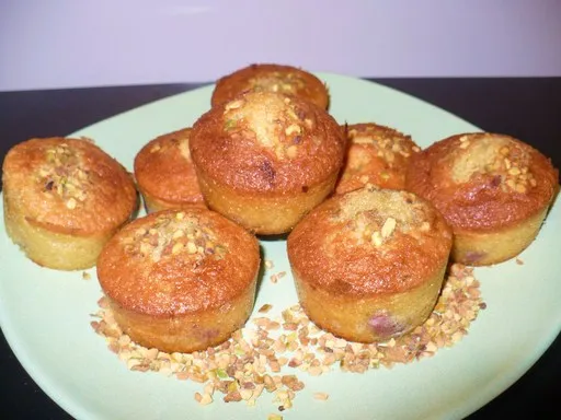 Muffins à la pistache et aux cerises griottes