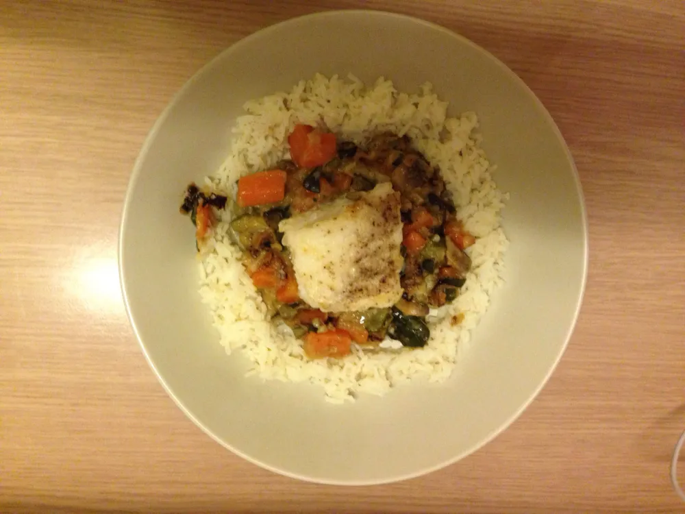 Lotte mijotée au curry de légumes