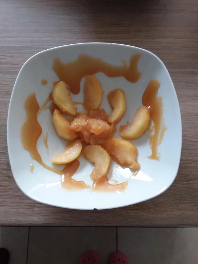 Pommes tièdes au caramel au beurre salé