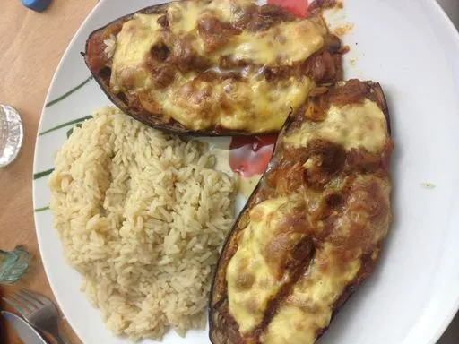 Aubergines farcies à la bolognaise