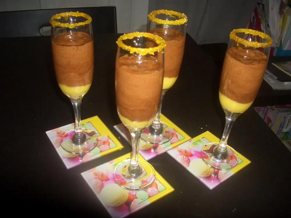 Mousse au chocolat sur lit de mangue à ma façon