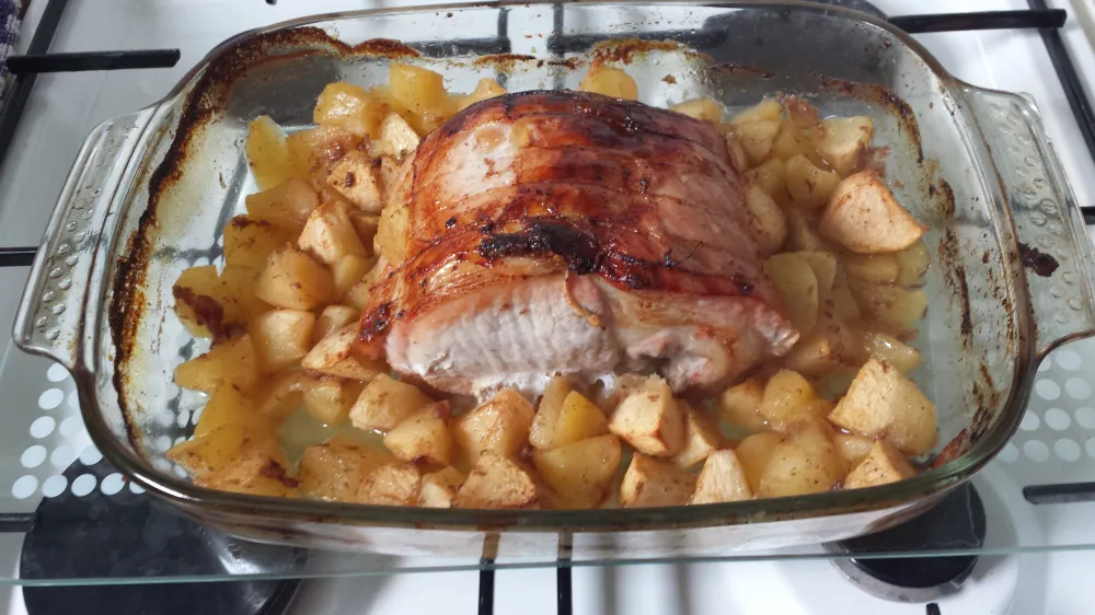 Rôti de porc aux pommes caramélisées et au cidre