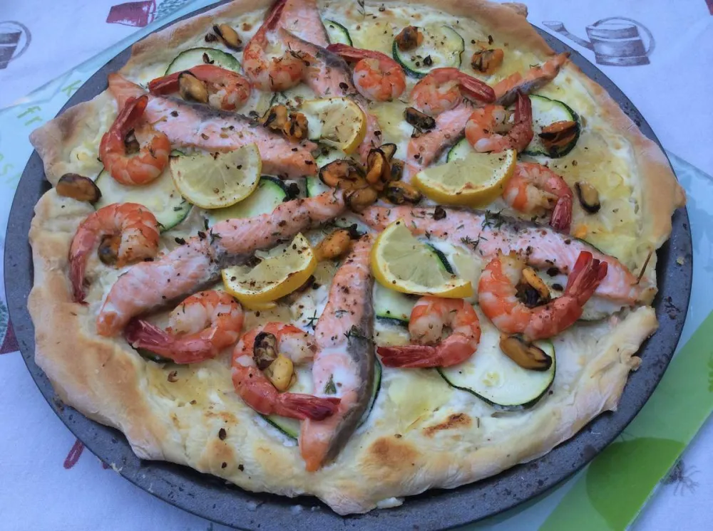 Pizza blanche aux fruits de mer