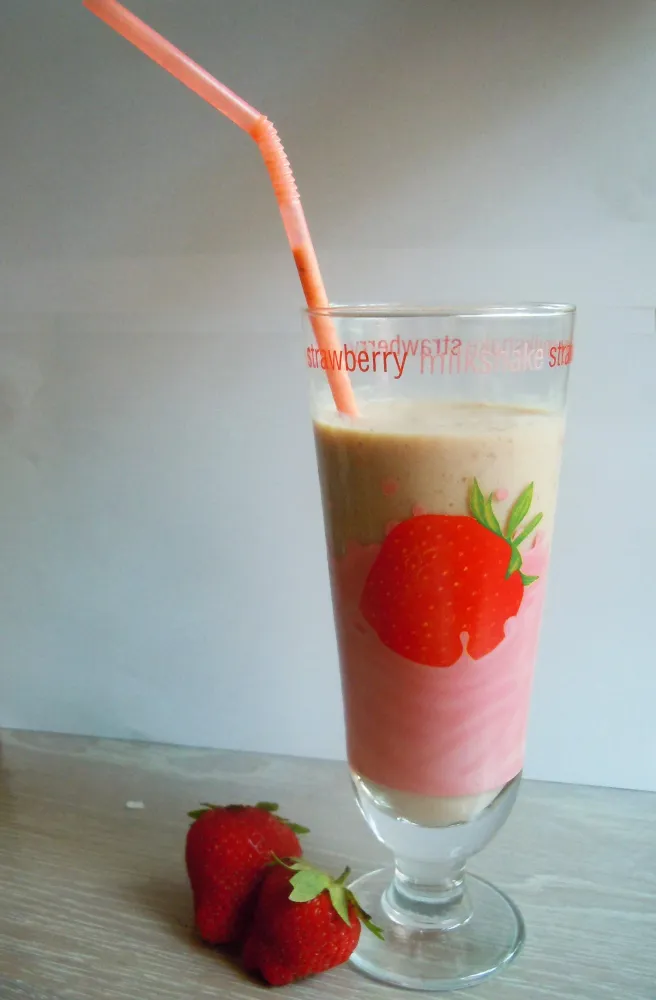Milk-shake aux fraises et à la banane
