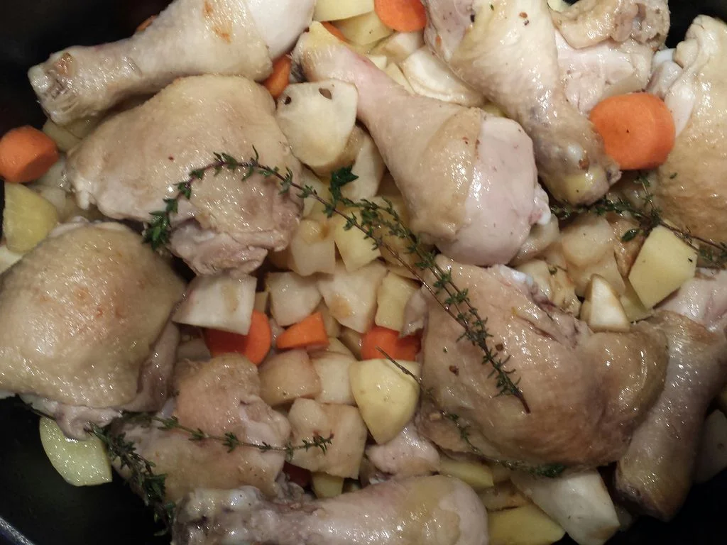 Ragout de poulet aux topinambours et pommes de terre