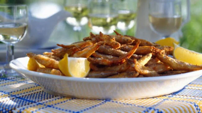 Anchois frits au citron